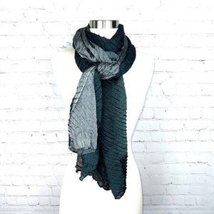 🛍️$5 Bundled |•Metallic Greys & Silvers Scarf•|colors.   22" x 75."